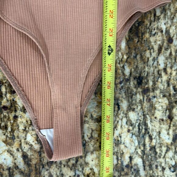 Reformation Ribbed High Neck Open Back Bodysuit Size L - Picture 8 of 8
